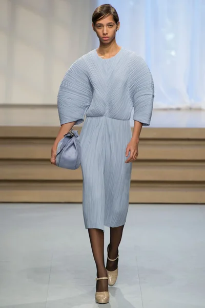 Look 43